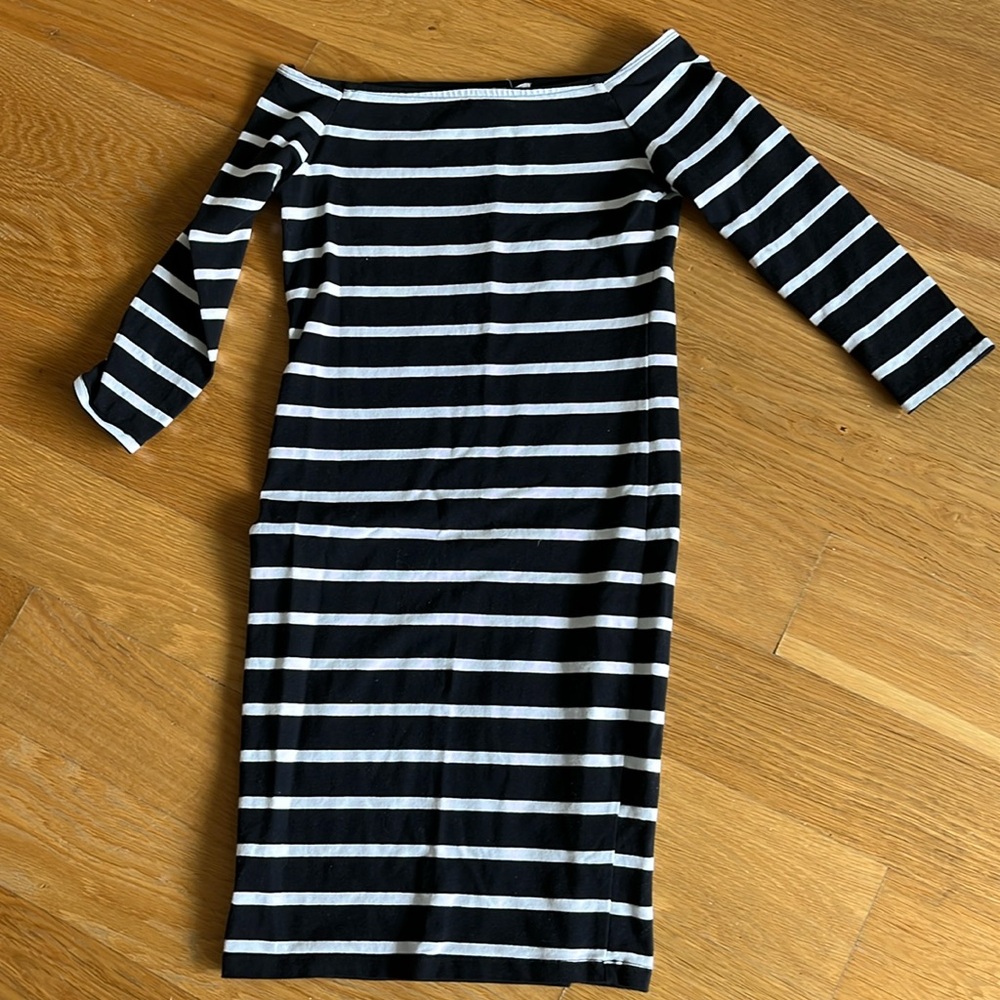 Off the shoulder 3/4 sleeve dress